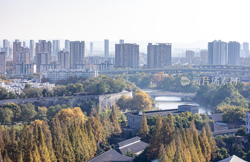 南京城市建筑与自然景观融合全景