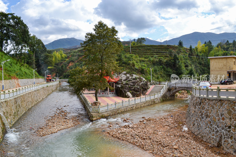 有亭子的石桥风景