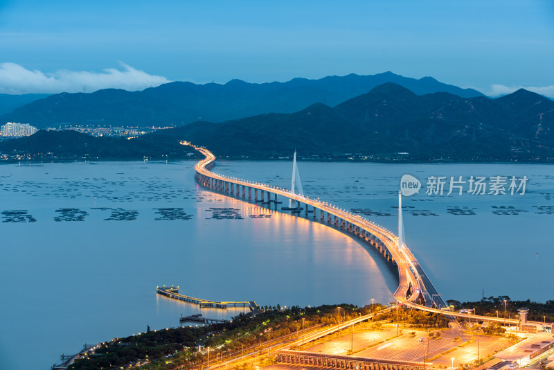 跨海大桥壮观夜景 深圳湾跨海大桥