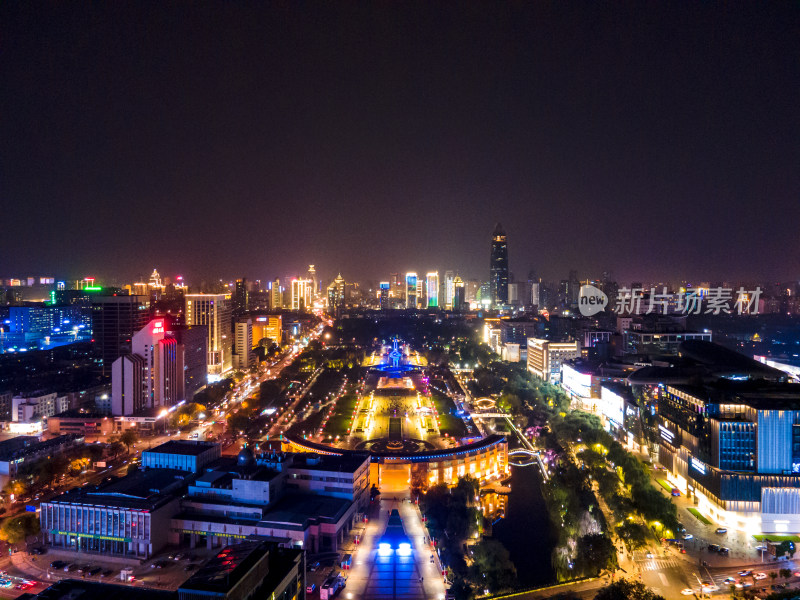 山东济南泉城广场夜景航拍图