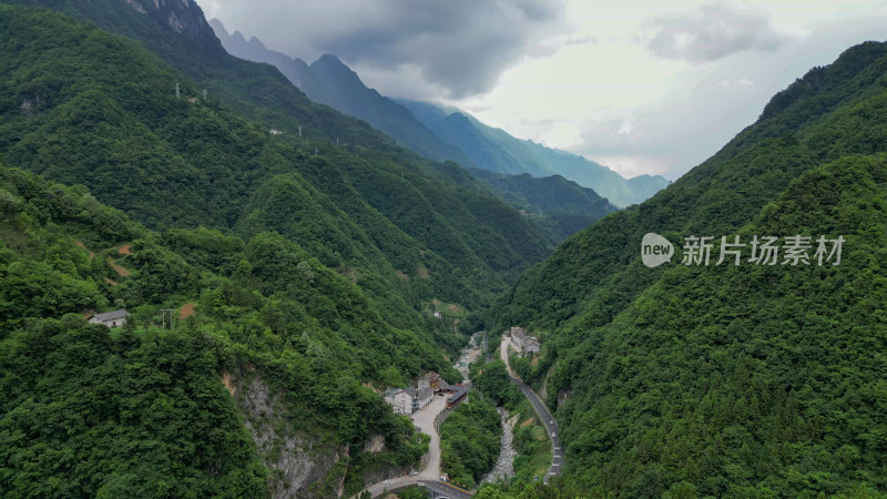 航拍大山峡谷森林自然风光