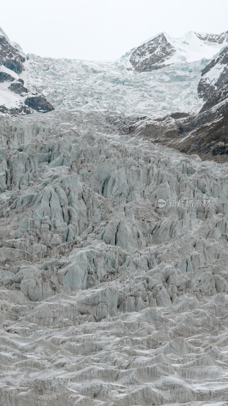 西藏那曲地区布加雪山冰川冰湖高空航拍