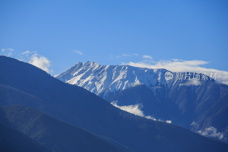 中国西藏林芝雅鲁藏布江苯日神山旅游区