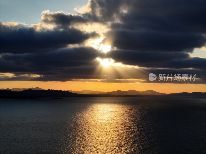 威海高区小石岛海湾西海岸晚霞丁达尔