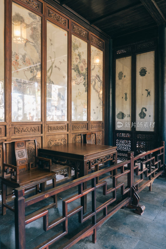 苏州园林留园-中式传统室内桌椅屏风