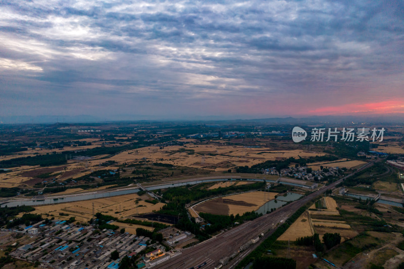 河南平原晚霞夕阳城市航拍图