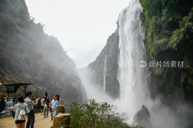 峡谷山川瀑布水流奔腾大自然风光