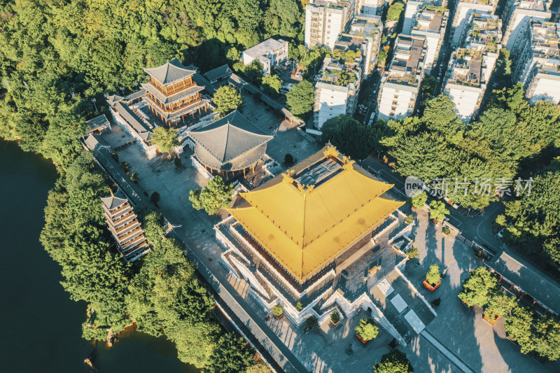 俯拍滨水中式传统宫殿建筑-柳州文庙