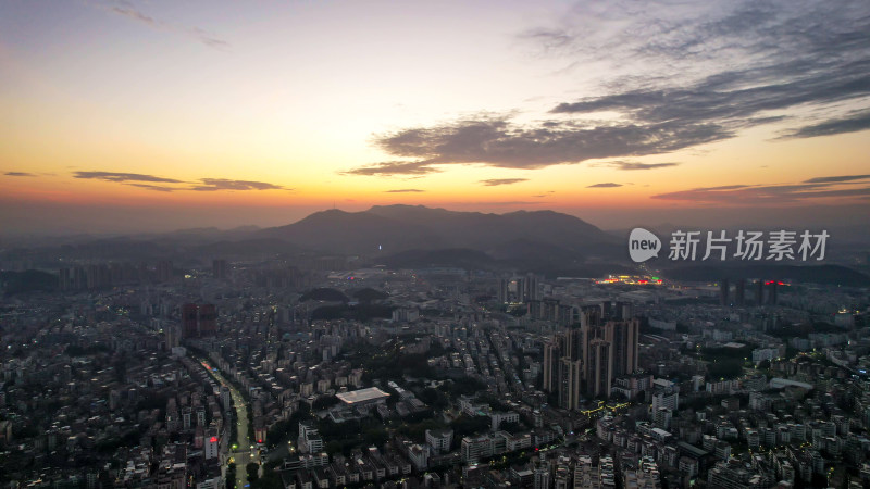 广东江门城市夜幕降临航拍图