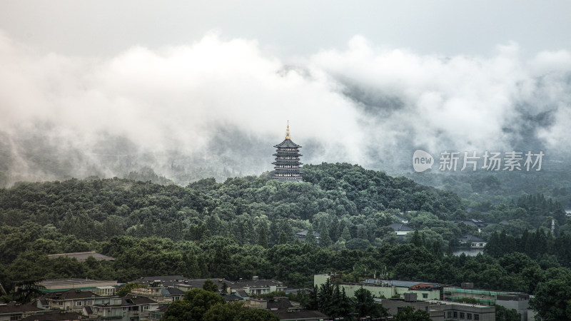 杭州西湖雨后烟雨雷峰塔