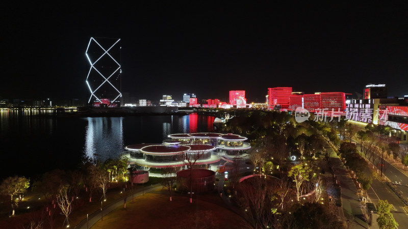 上海临港自贸区滴水湖夜景