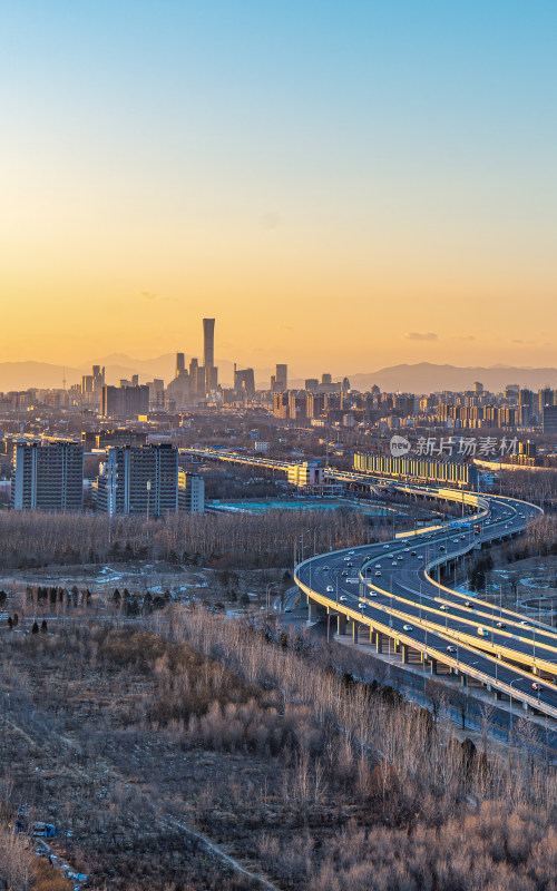 城市交通车流北京高速路竖屏拍摄