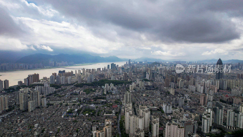 城市蓝天乌云高楼建筑温州航拍