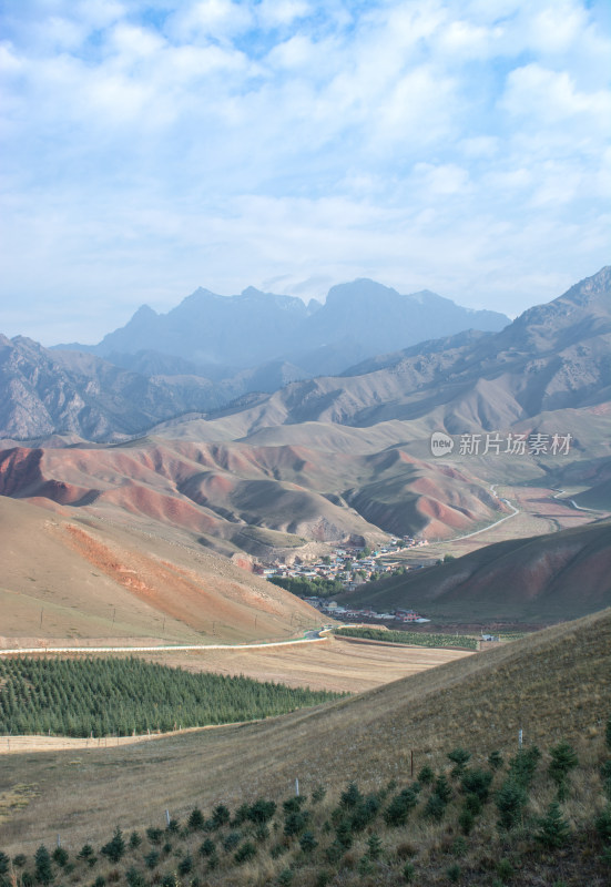 青海海北祁连山卓尔山丹霞地貌自然风光