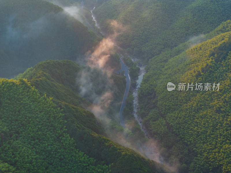 航拍浙江杭州临安区龙门秘境石门村山间村落