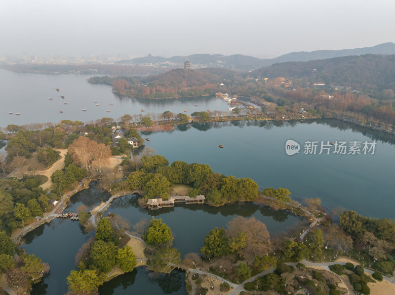 浙江杭州西湖杨公堤雷峰塔秋季高空航拍