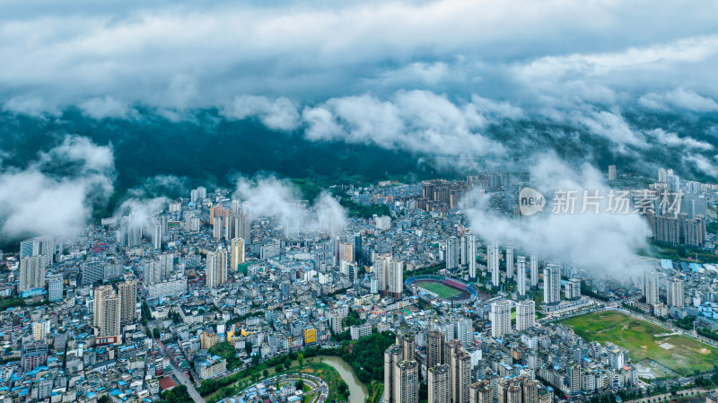 湖北恩施利川市阴天云层向下俯拍