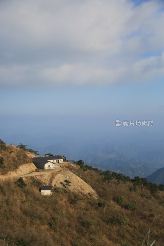 山顶小屋的宁静