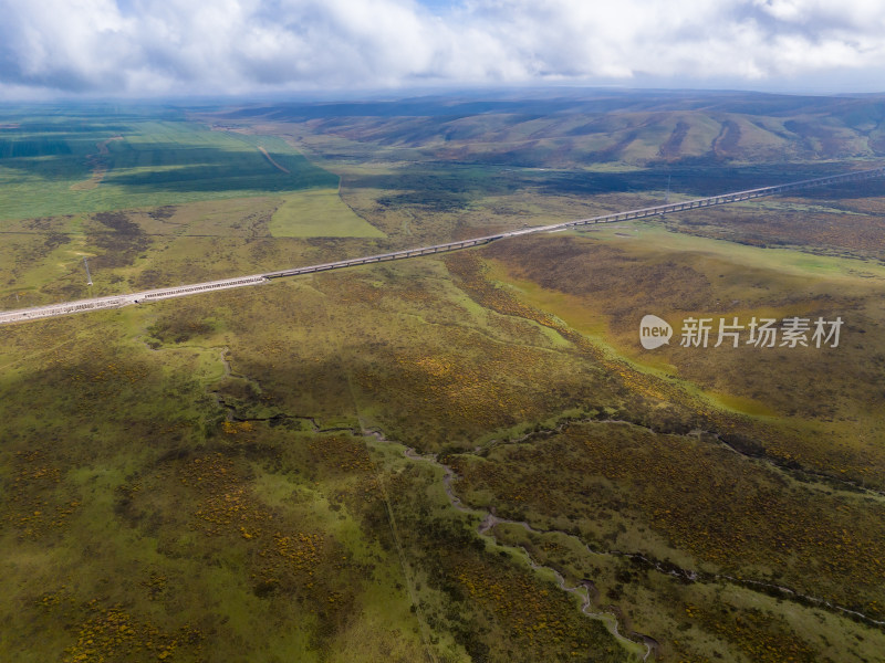 祁连山山脉航拍图