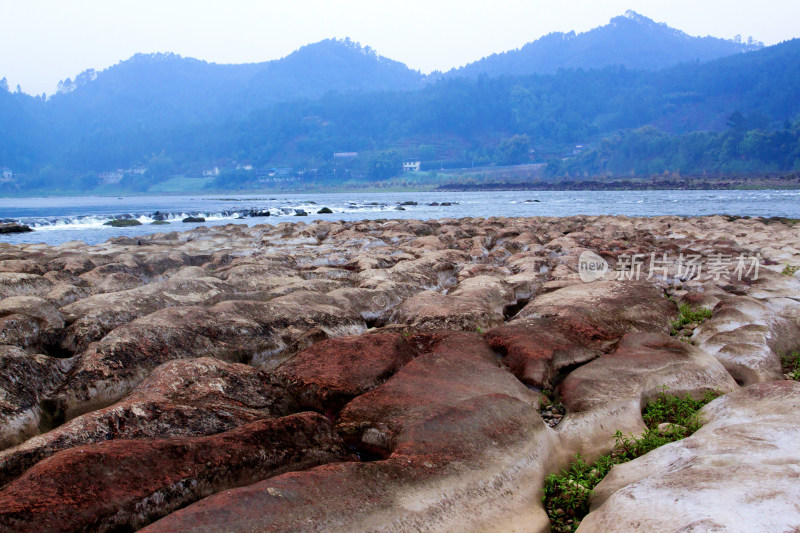 岩石河流喀斯特风景背景自然户外