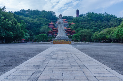 广州南沙天后宫景区广场天后圣像雕塑