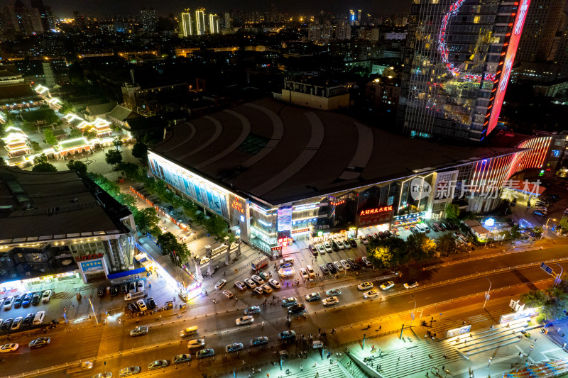 天津之眼周边夜景交通航拍图