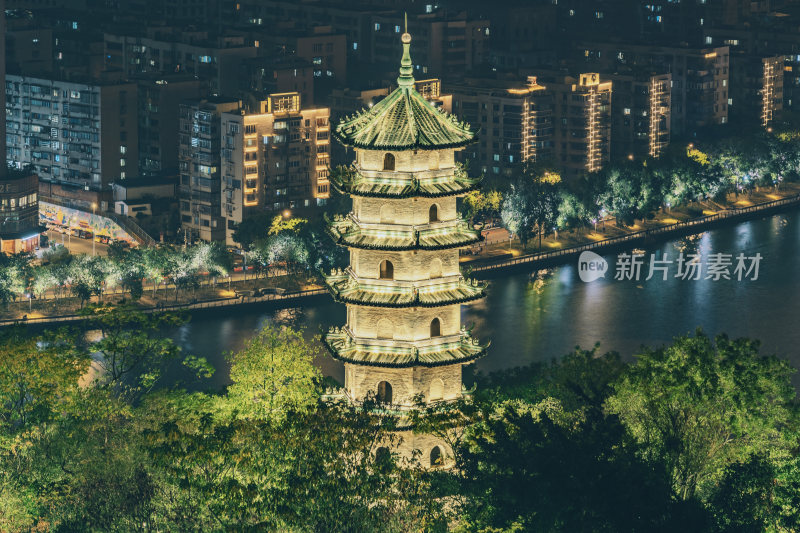 柳州蟠龙山蟠龙塔夜景