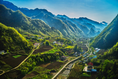 湖南神农架林区太阳坪自然保护区长坊村