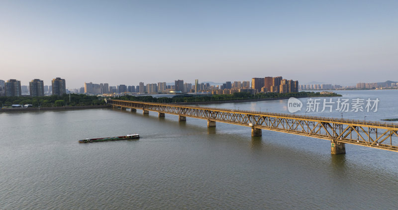 杭州市钱塘江大桥沿岸风光航拍