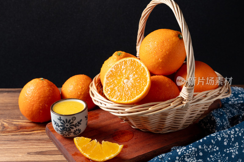 装在篮子里的爱媛果冻橙