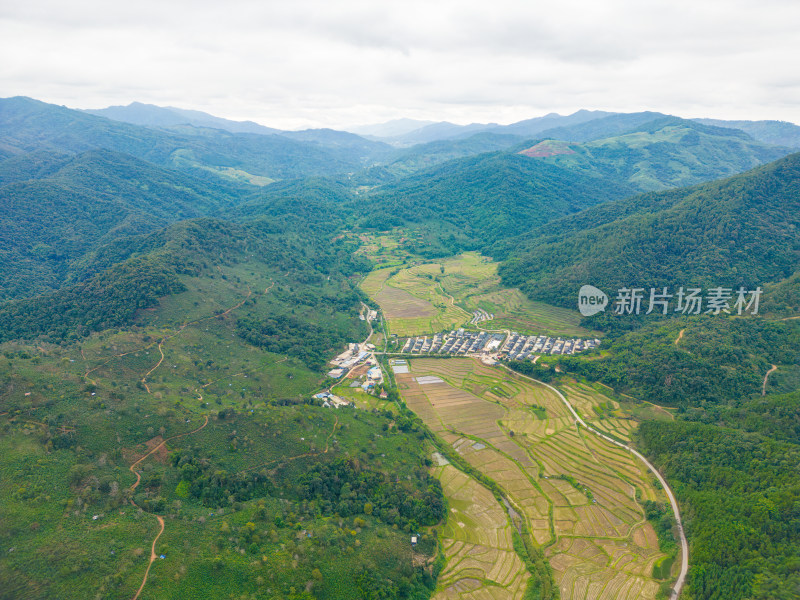 航拍云南乡村田园风光