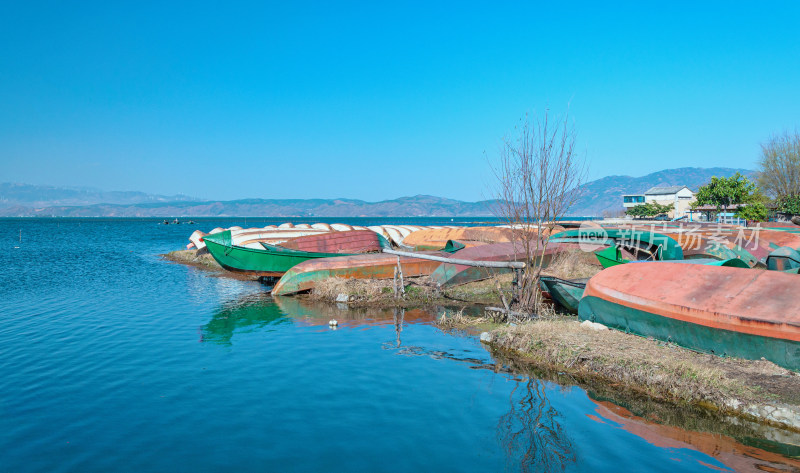 云南大理洱海湖泊渔船