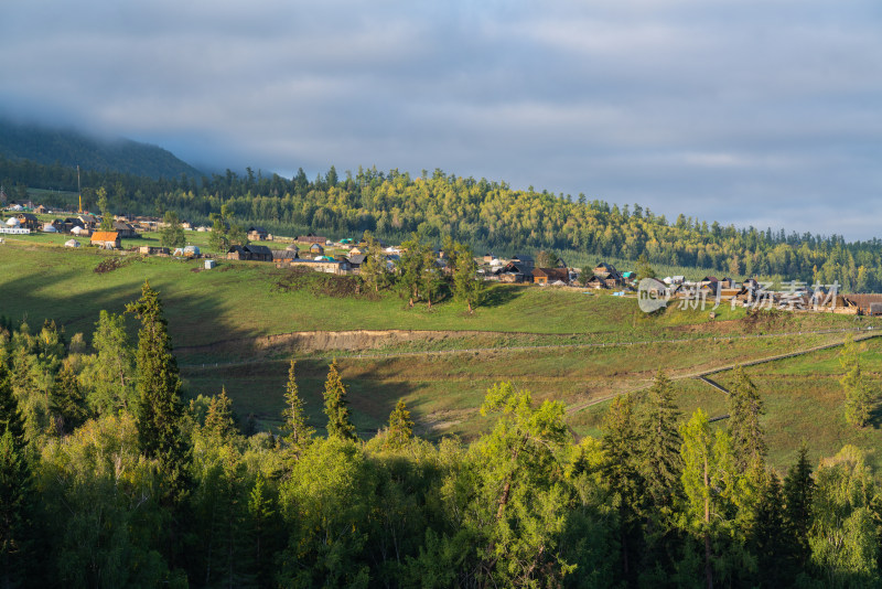 新疆阿勒泰白哈巴村风景