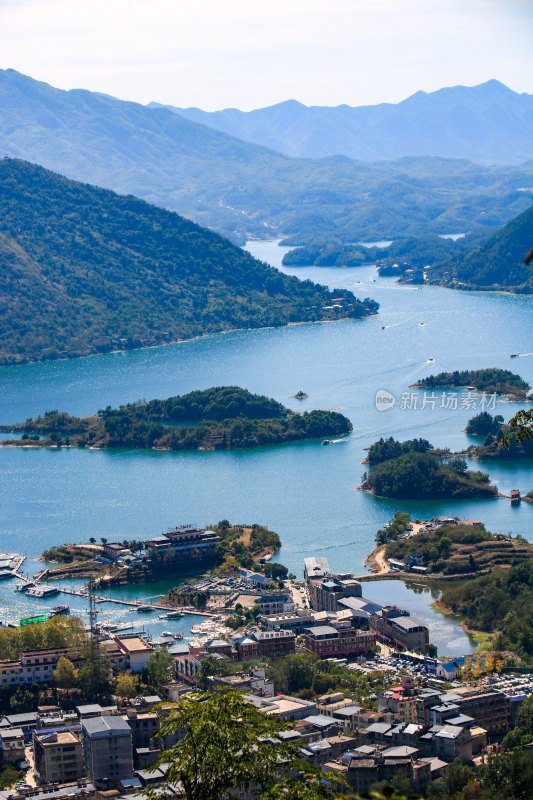 仙岛湖生态旅游景区，自然群山户外风景