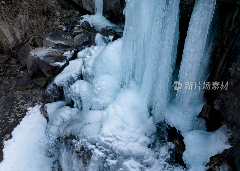 彩石溪鹦鹉崖冰瀑