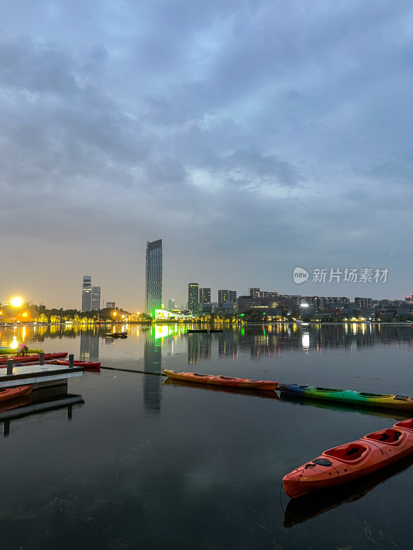 成都兴隆湖城市风光夜景天际线