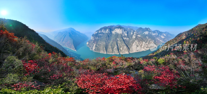 长江三峡巫峡红叶