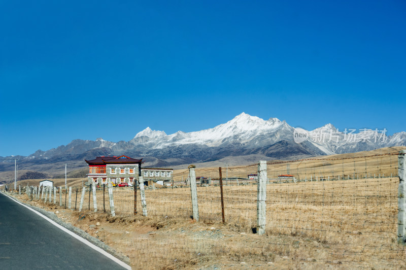 川西高原雪山