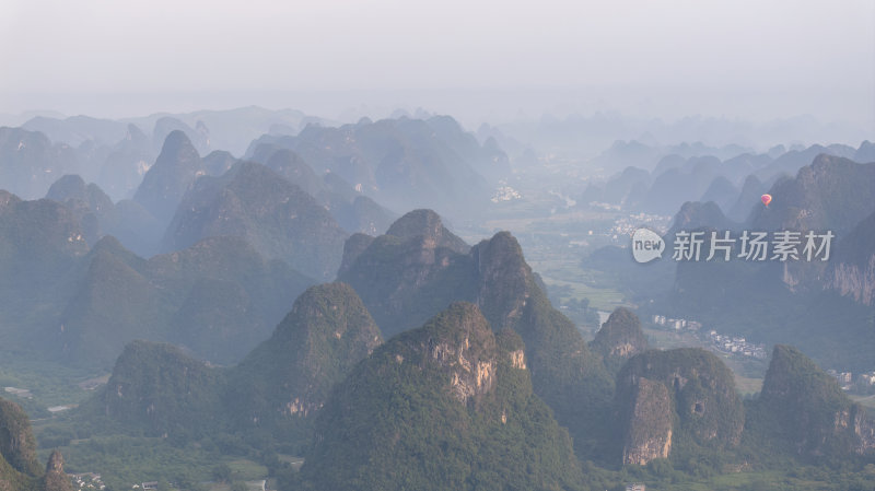 桂林阳朔喀斯特地貌水墨画山水画