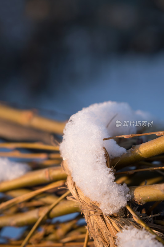 冬季户外的残雪