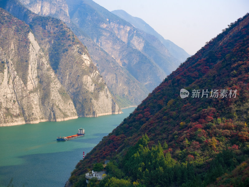 长江三峡巫峡红叶