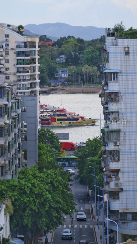 厦门鸿山公园俯瞰山海风光