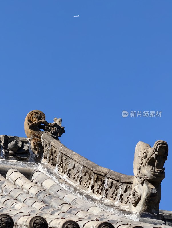 山西晋城玉皇庙古建筑屋顶装饰特写