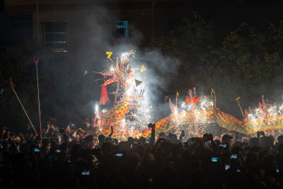 广东梅州中国非遗顺丰火龙狂舞夜焰火龙腾