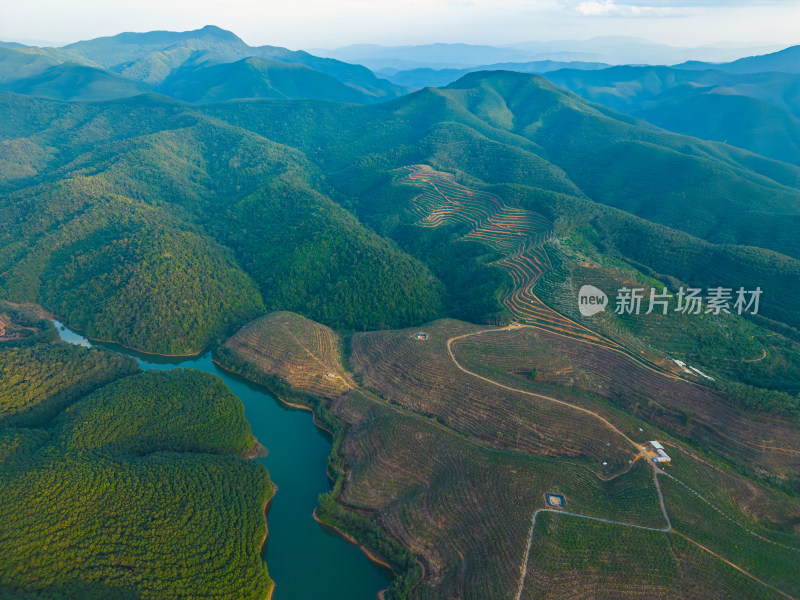 航拍山水田园风光