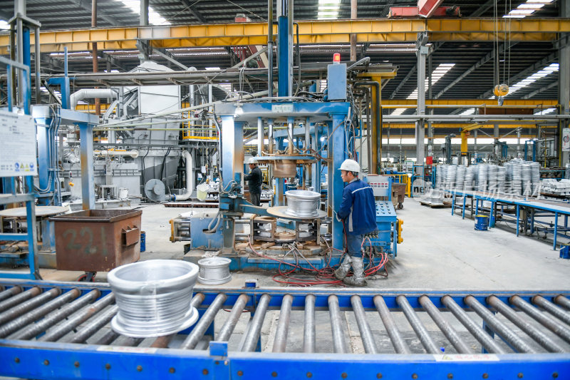 铝企业生产加工 汽车轮毂生产车间