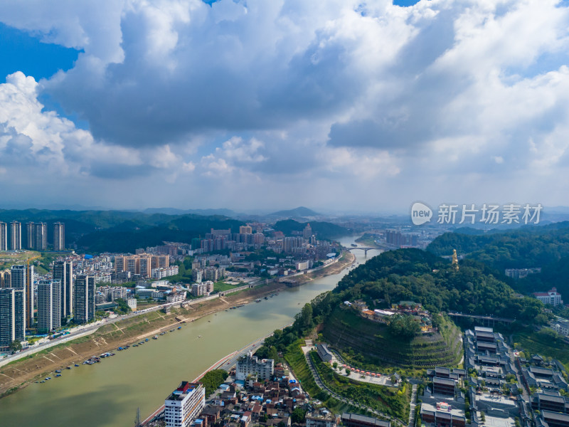 广西梧州城市大景蓝天白云航拍图