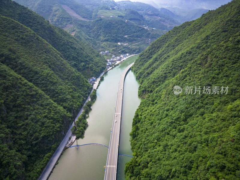 中国最美水上公路湖北新山航拍摄影图