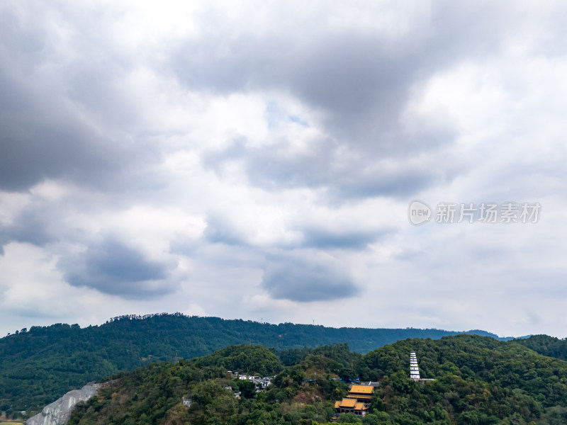 宜宾城市大景蓝天白云航拍图