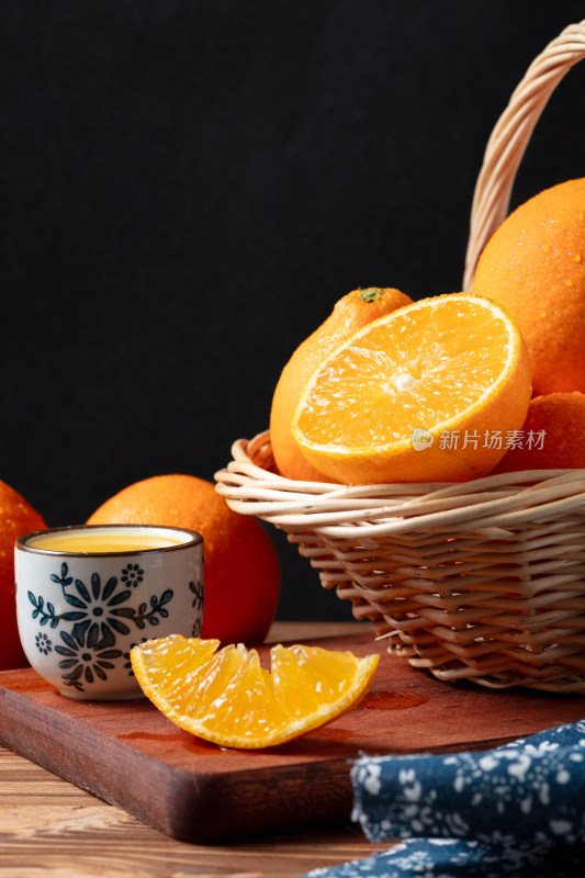 装在篮子里的爱媛果冻橙